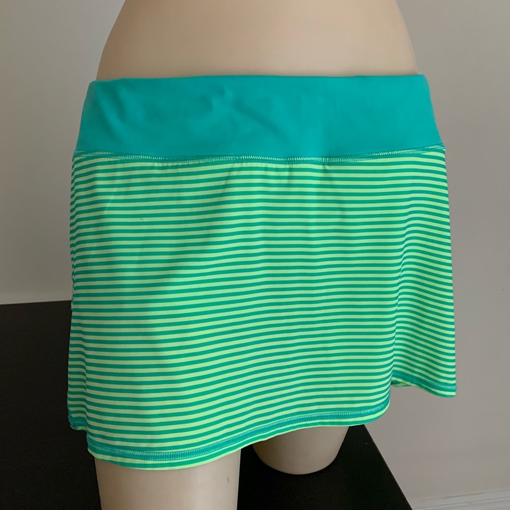 lululemon athletica  Size 8 Skort